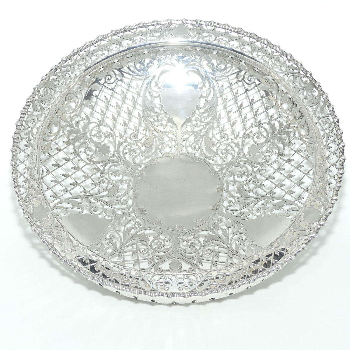 Magnificent George V Sterling Silver openwork table bowl on 3 claw feet | London 1907 | 1022g | Goldsmiths & Silversmiths Co Ltd