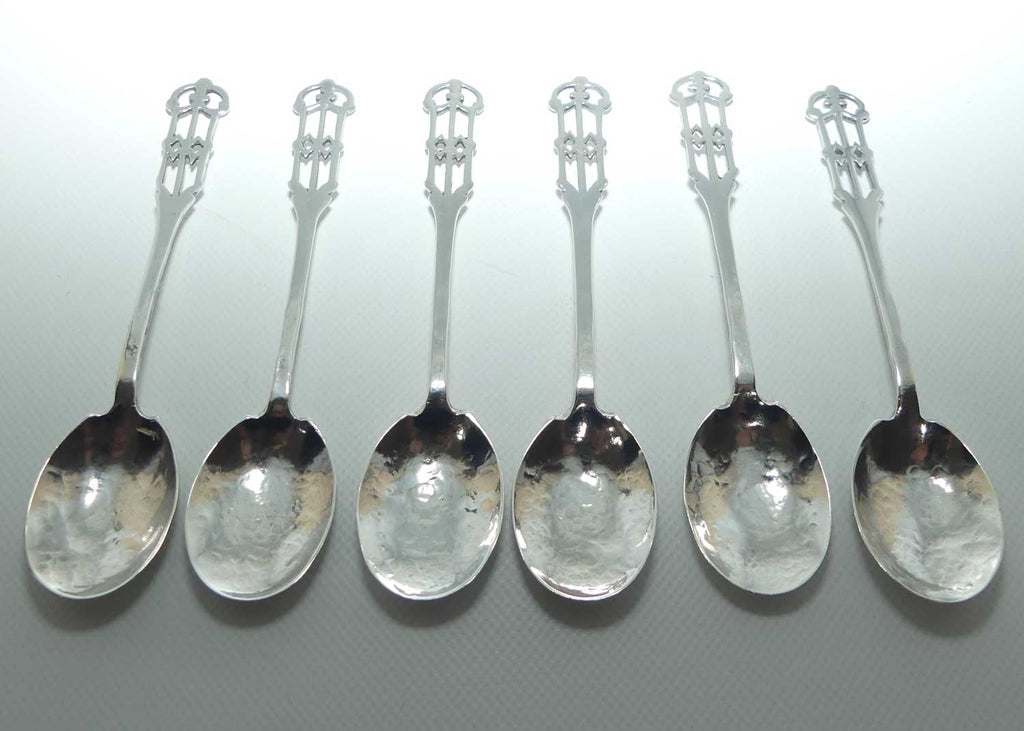 Arts and Crafts era Sterling Silver set of 6 tea spoons in original box | Amy Sandheim | London 1926