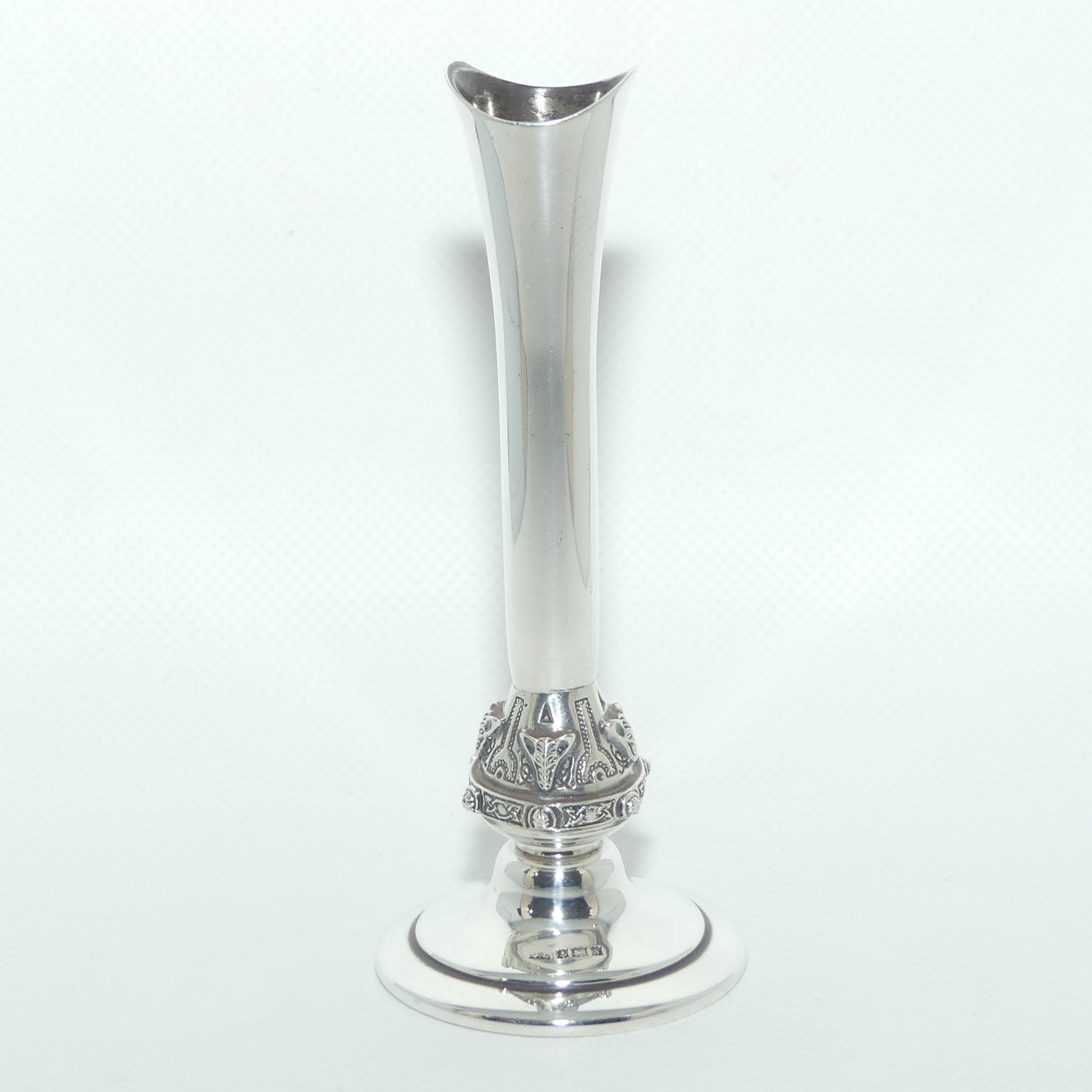 Sterling Silver Posy Vase with Elephant figured knop | 90.8 grams | Birmingham 1967