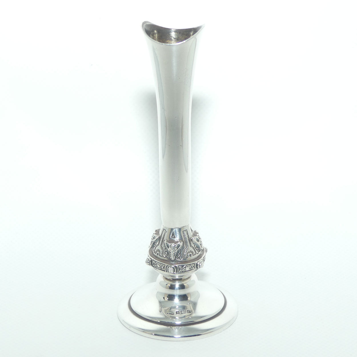 Sterling Silver Posy Vase with Elephant figured knop | 90.8 grams | Birmingham 1967