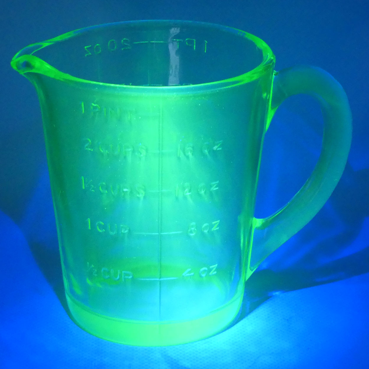 Green Depression Glass 1 Pint 2 Cups measuring jug | UV reactive | #2