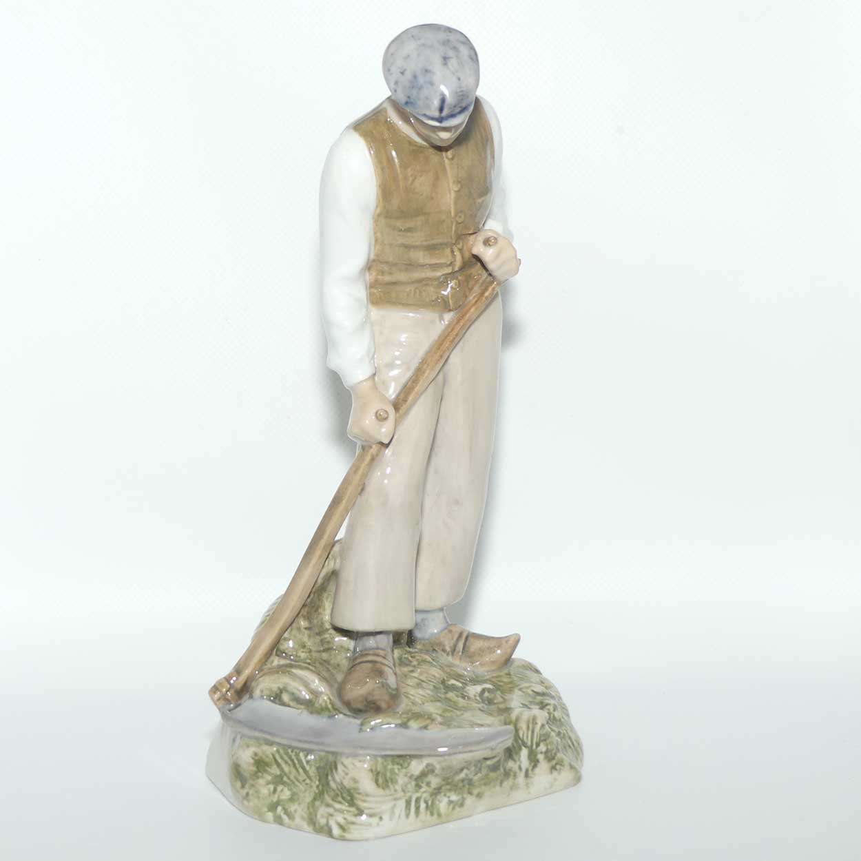 Bing and Grondahl figure 2043 | Farmer with Scythe