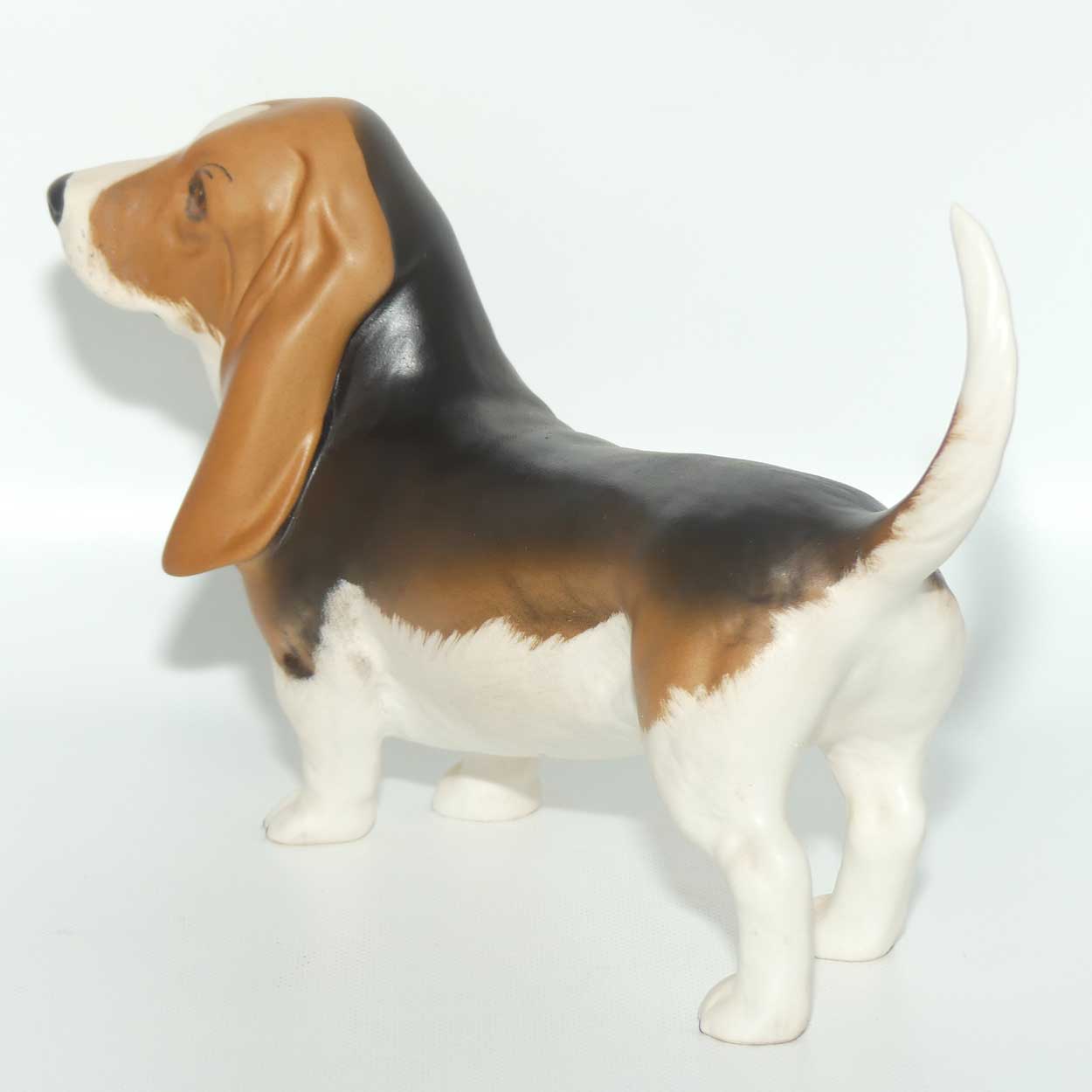 #2045A Beswick Basset Hound Fochno Trinket | Matt