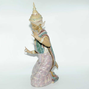 Lladro figure Thai Girl Kneeling | Gres | #2069 | #1