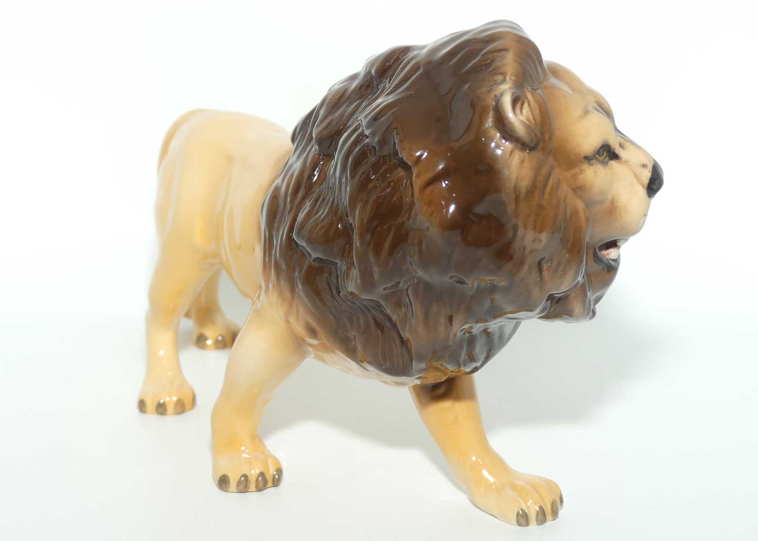 #2089 Beswick Lion | Facing Left | Original Label