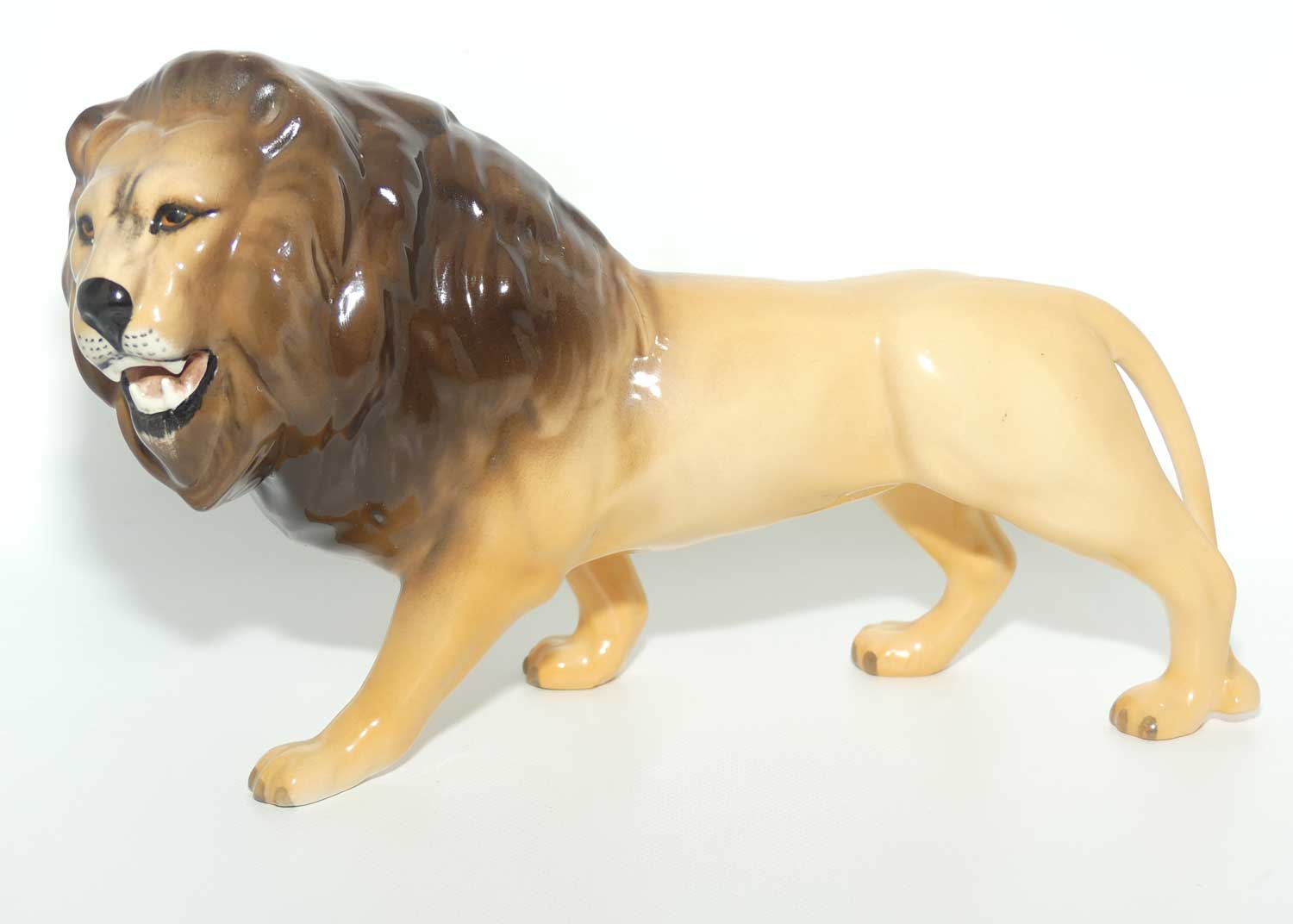 #2089 Beswick Lion | Facing Left | paler colour