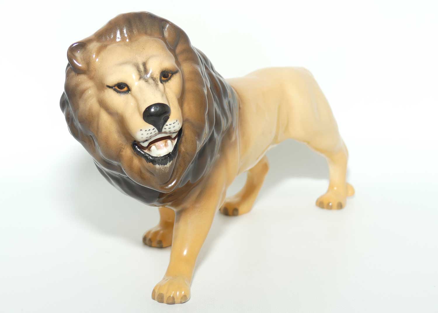 #2089 Beswick Lion | Facing Left | paler colour