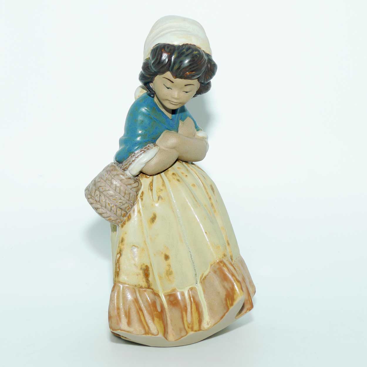 Lladro figure Girl with Crossed Arms (Gres) #2093