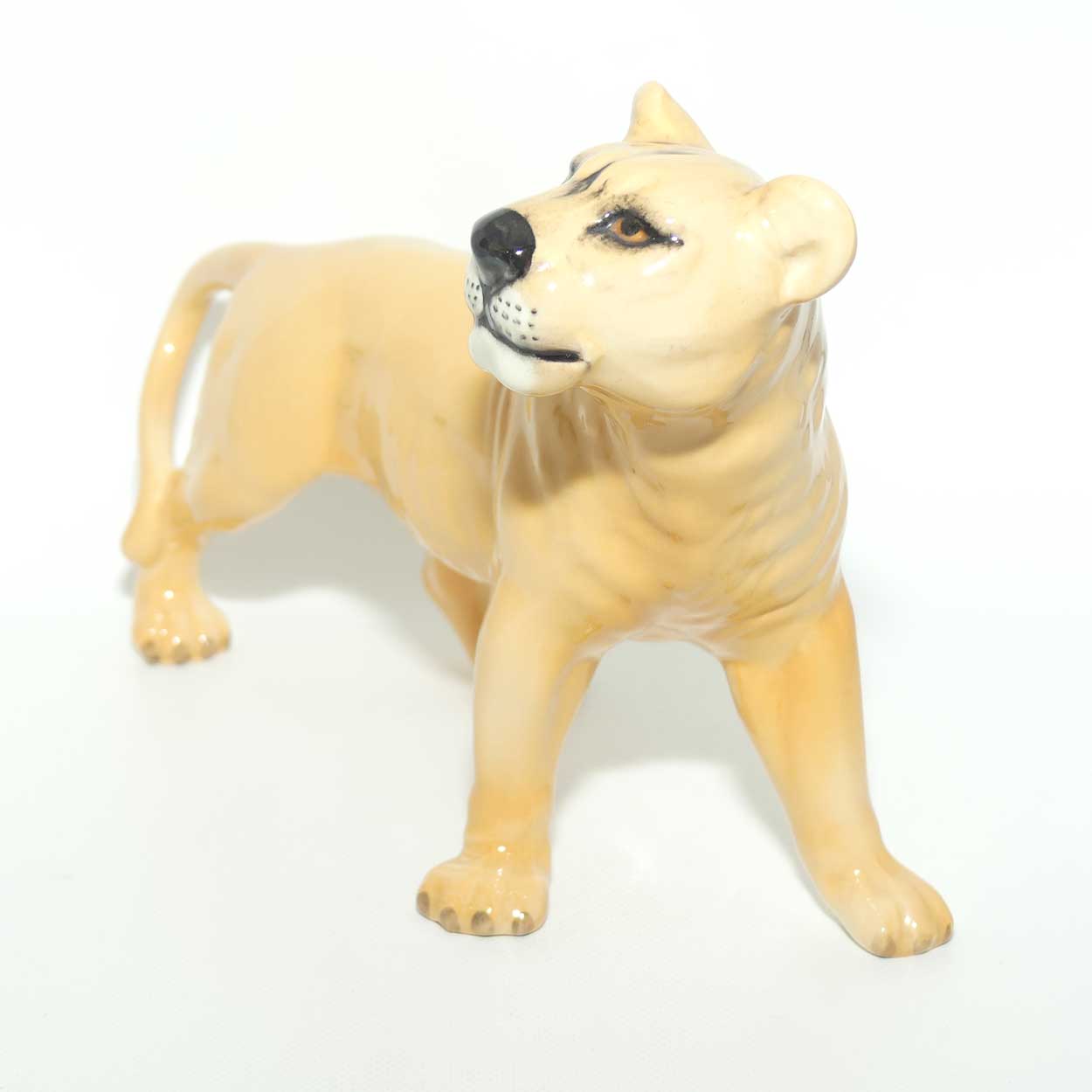 #2097 Beswick Lioness | Facing Right