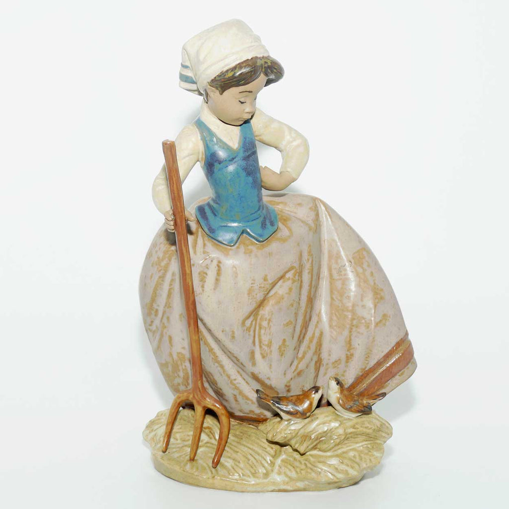 Lladro figure Sharing the Harvest (Gres) #2179