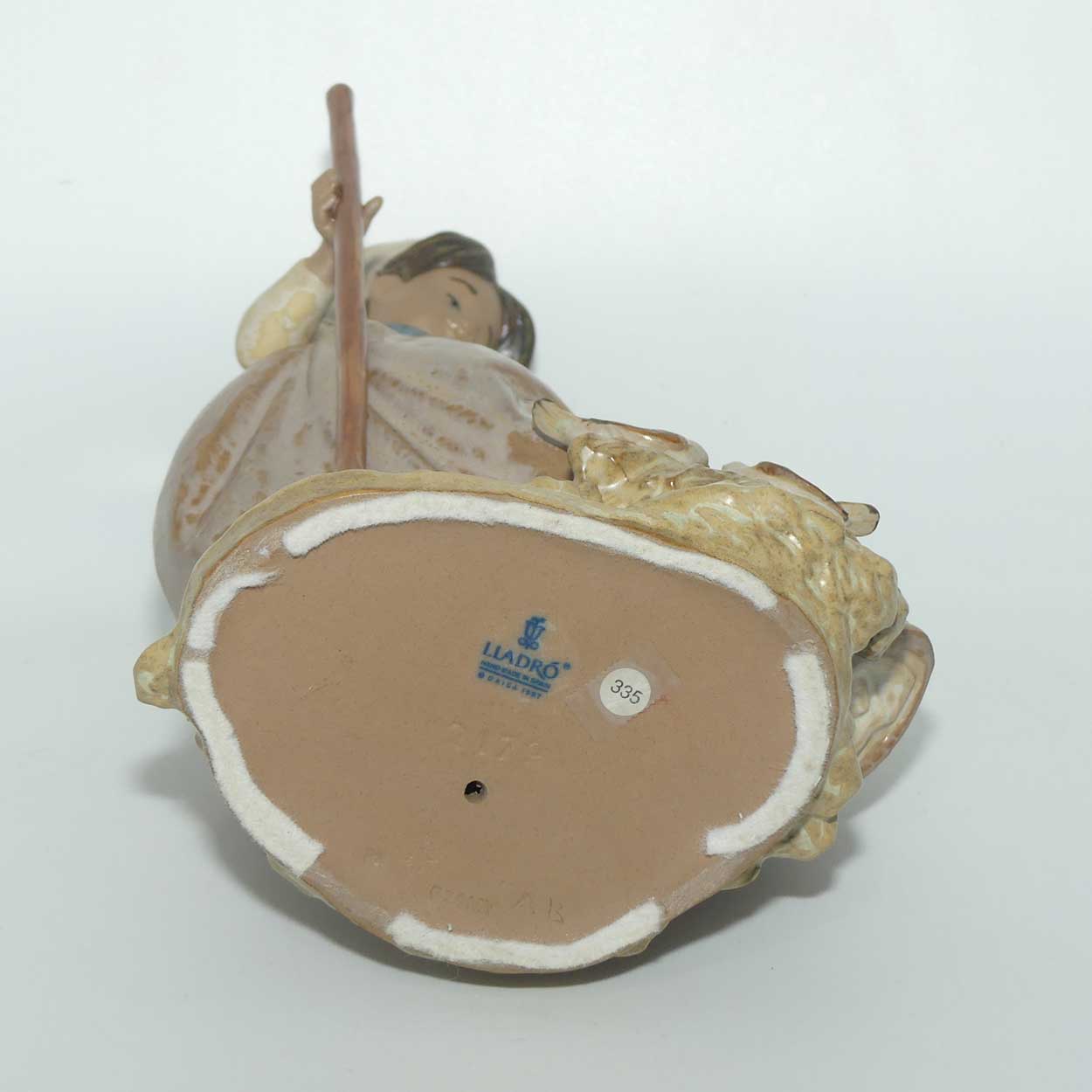 Lladro figure Sharing the Harvest (Gres) #2179