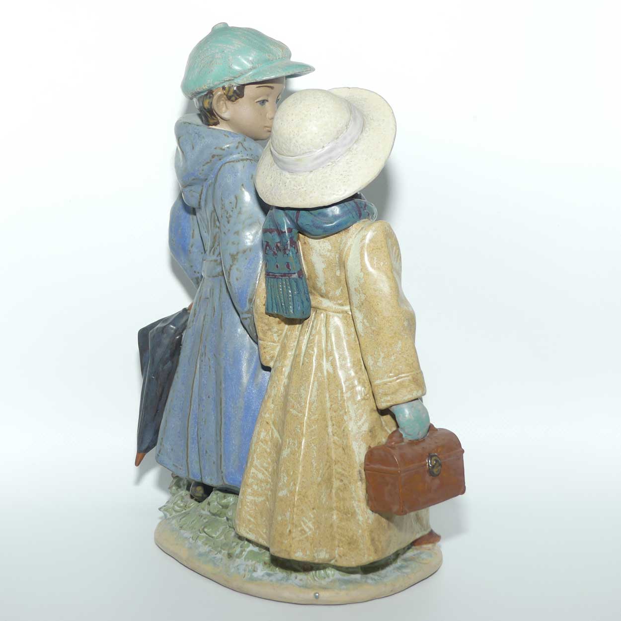 Lladro figure Away to School | Gres | #2242