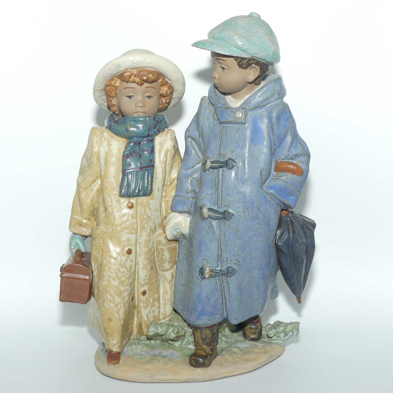 Lladro figure Away to School | Gres | #2242