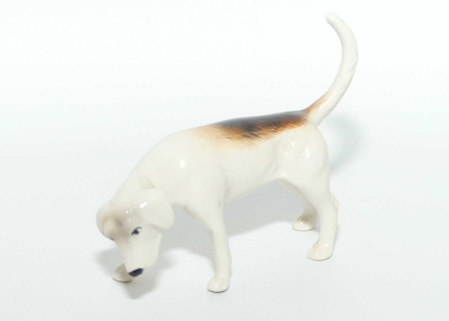 #2264 Beswick Foxhound | Looking Down | Tail Curled | Gloss