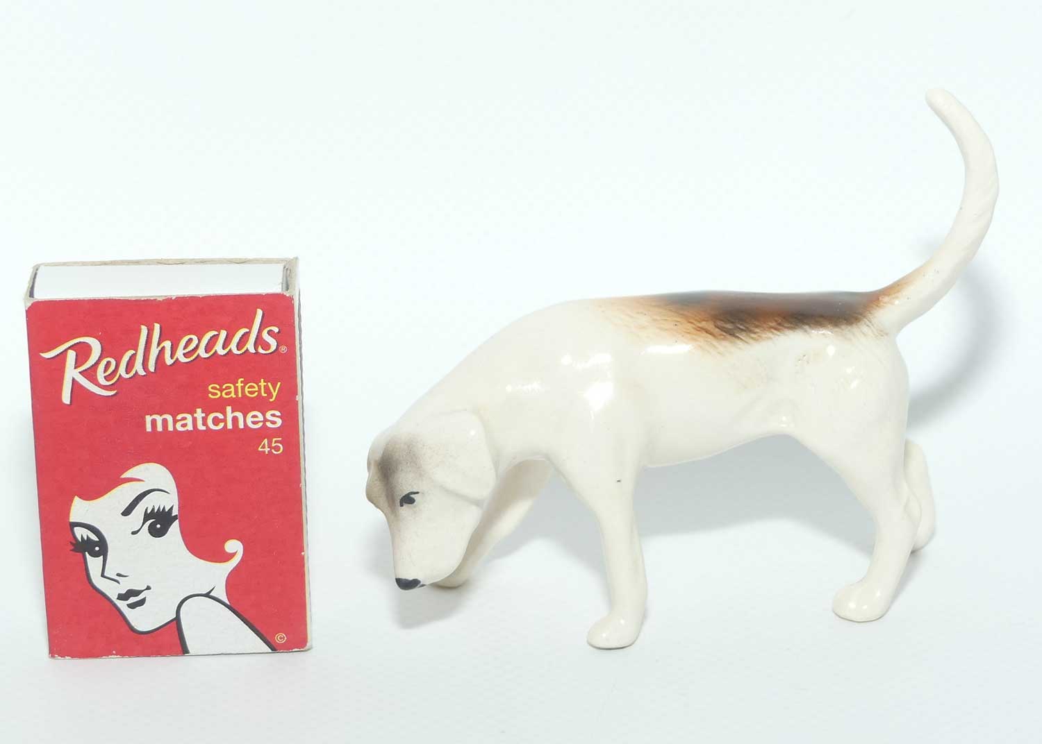 #2264 Beswick Foxhound | Looking Down | Tail Curled | Gloss 