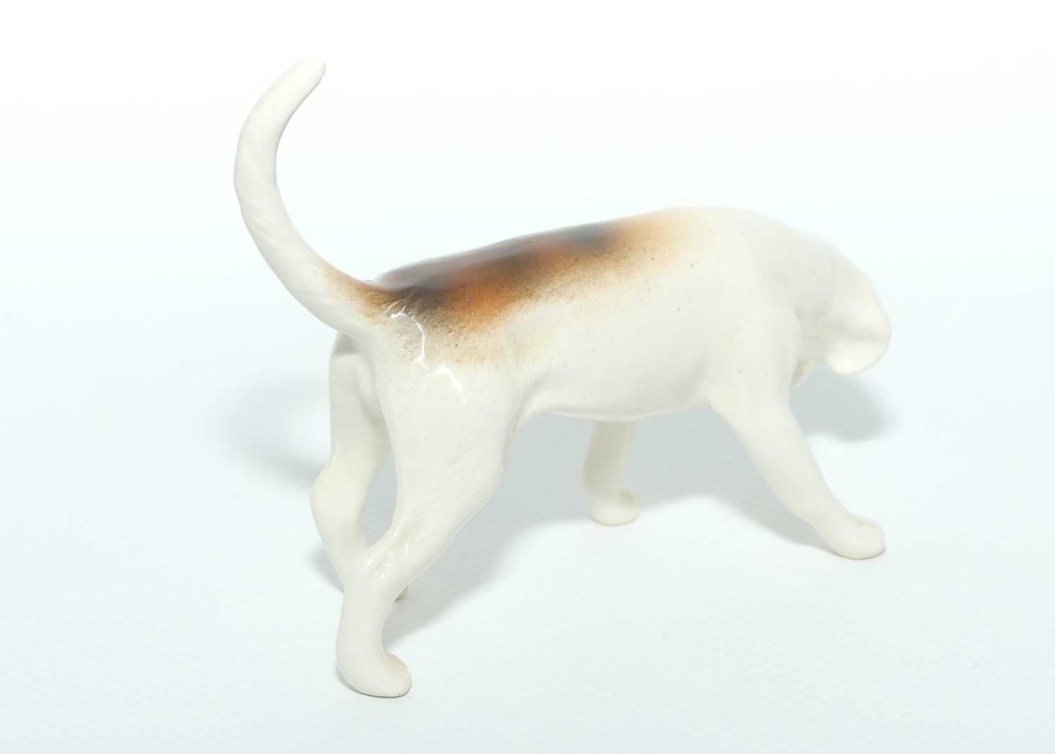 #2264 Beswick Foxhound | Looking Down | Tail Curled | Gloss 