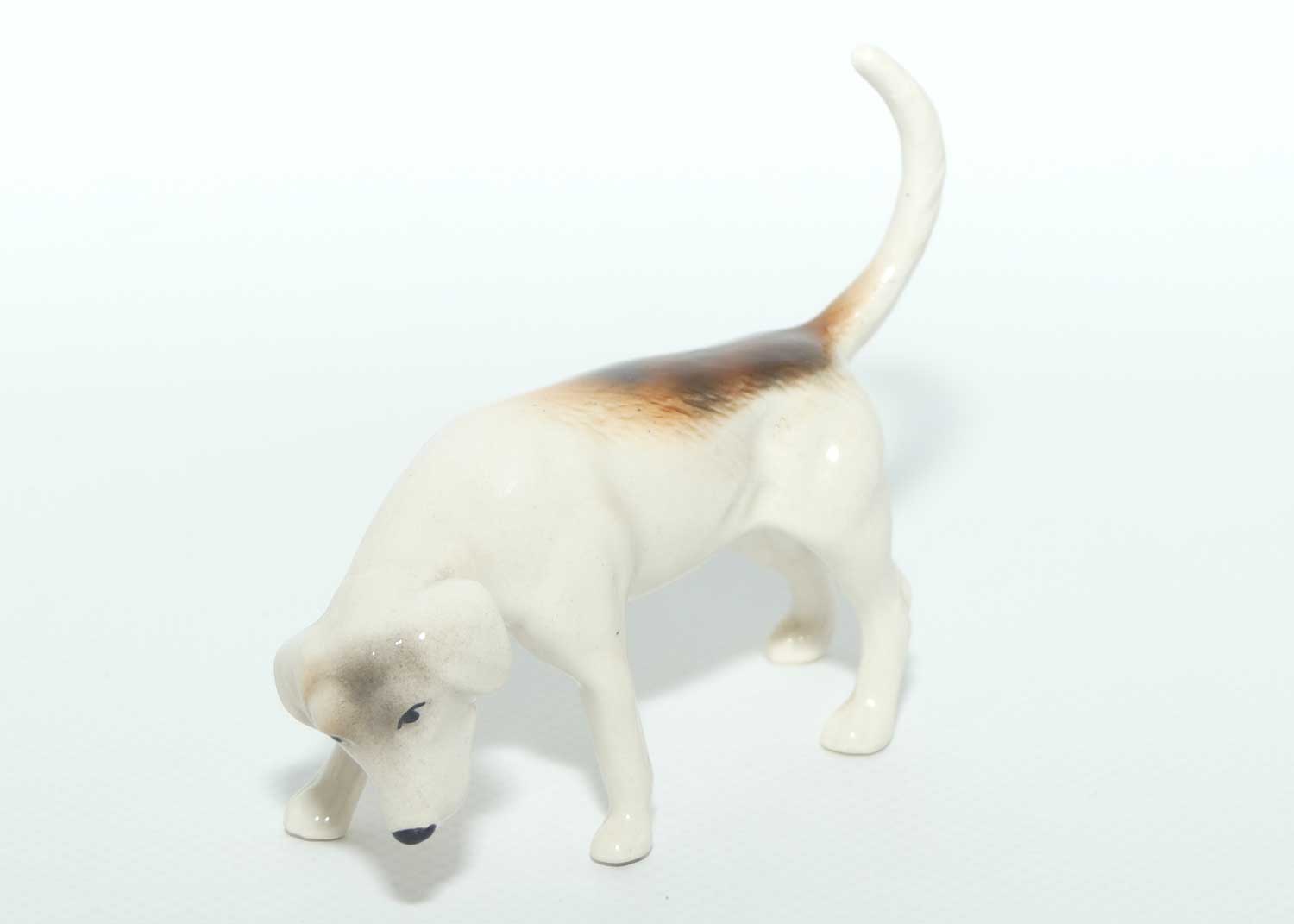 #2264 Beswick Foxhound | Looking Down | Tail Curled | Gloss 