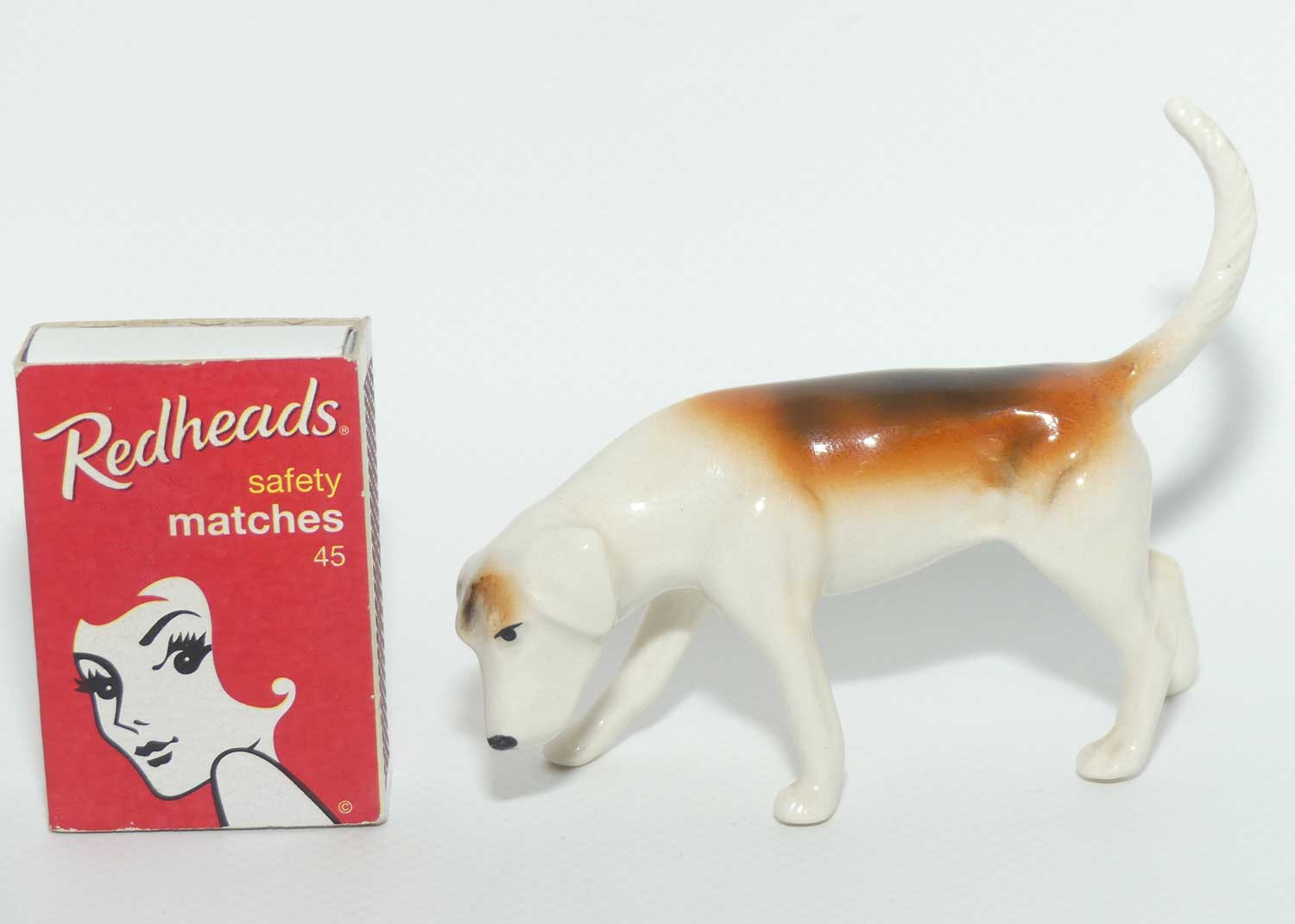 #2264 Beswick Foxhound | Looking Down | Tail Curled | Gloss