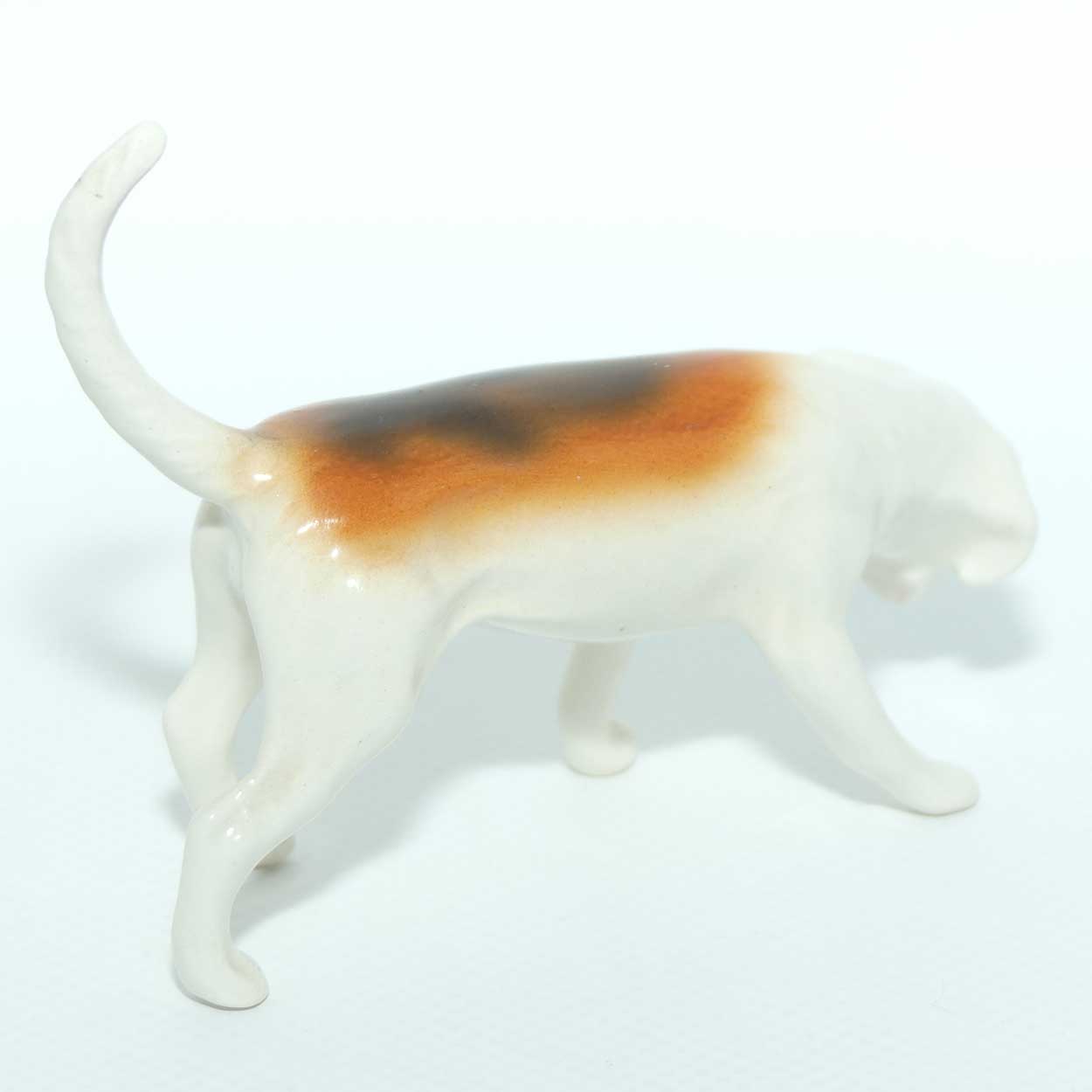 #2264 Beswick Foxhound | Looking Down | Tail Curled | Gloss
