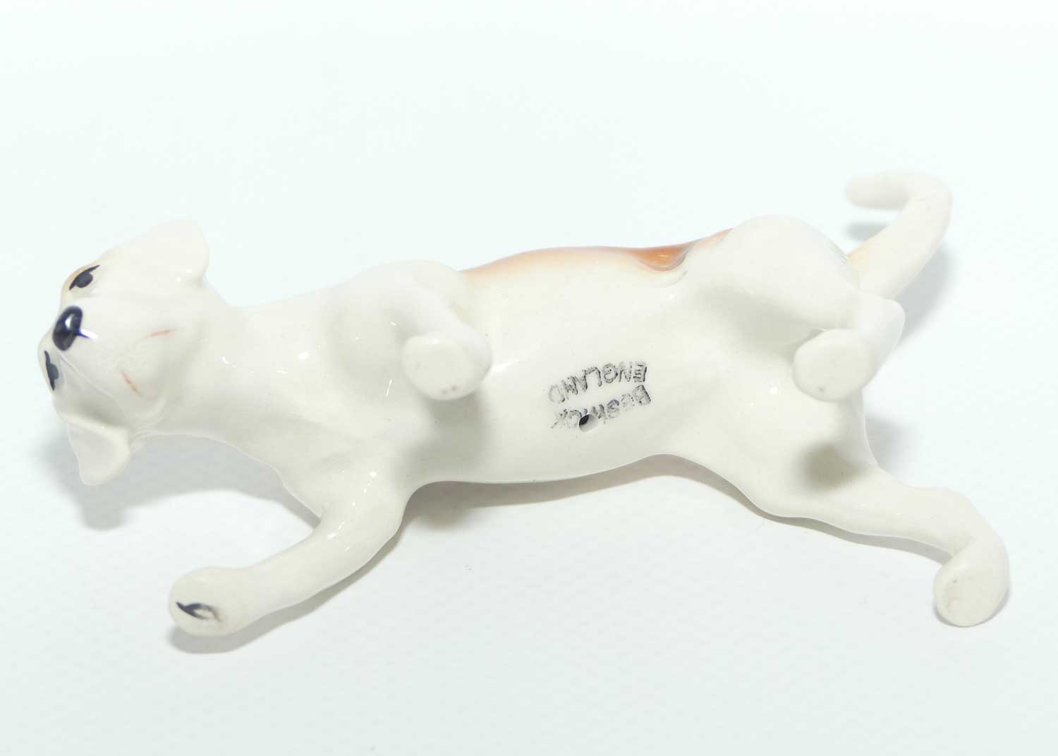 #2264 Beswick Foxhound | Looking Down | Tail Curled | Gloss