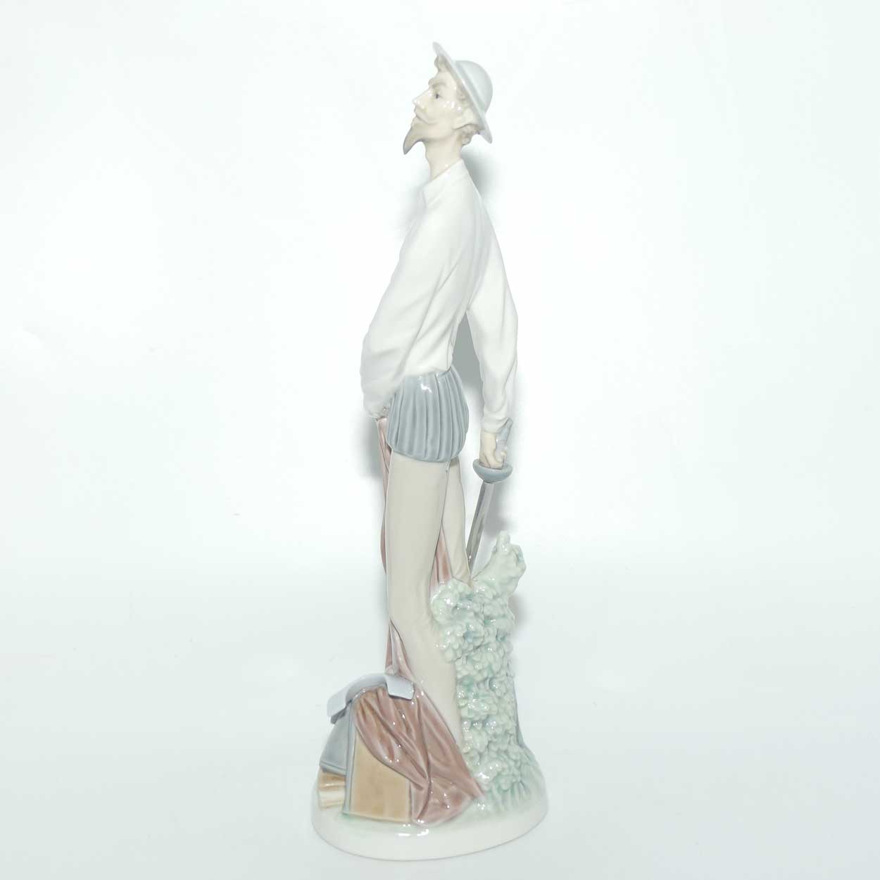 Lladro figure Don Quixote Standing Up | Short Sword | #2265