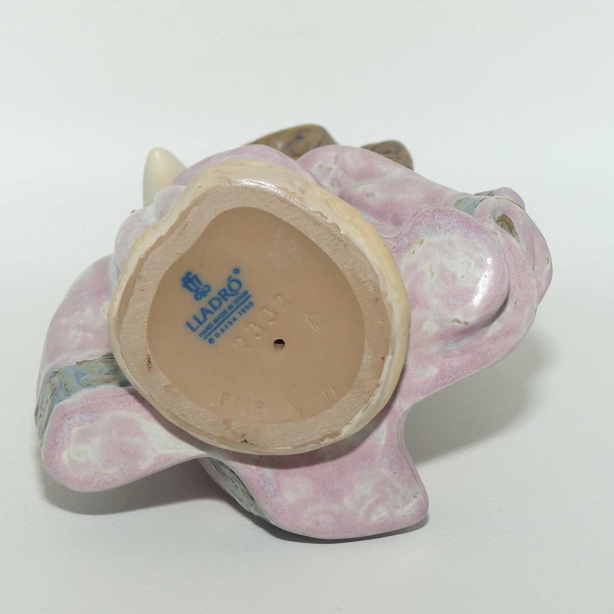 Lladro figure Peasant Girl | Pink | with Urn | #2332