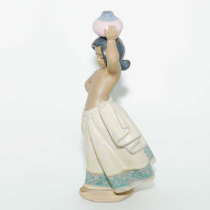 Lladro figure Little Peasant Girl | White | Vase on Head | #2333