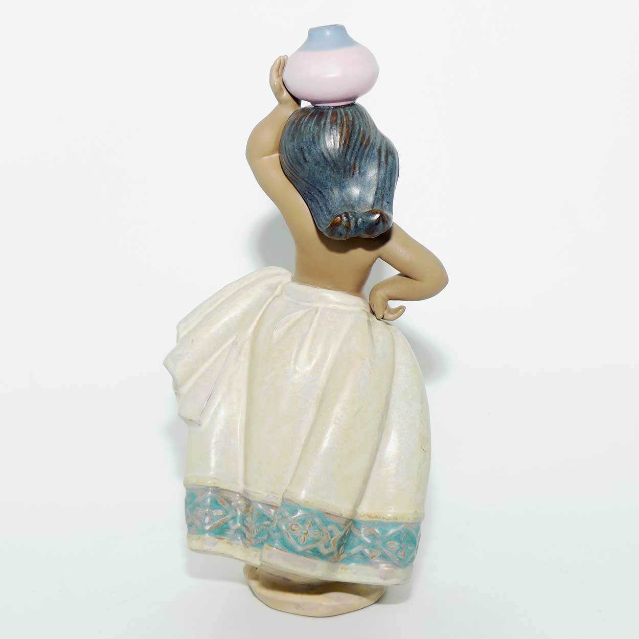 Lladro figure Little Peasant Girl | White | Vase on Head | #2333