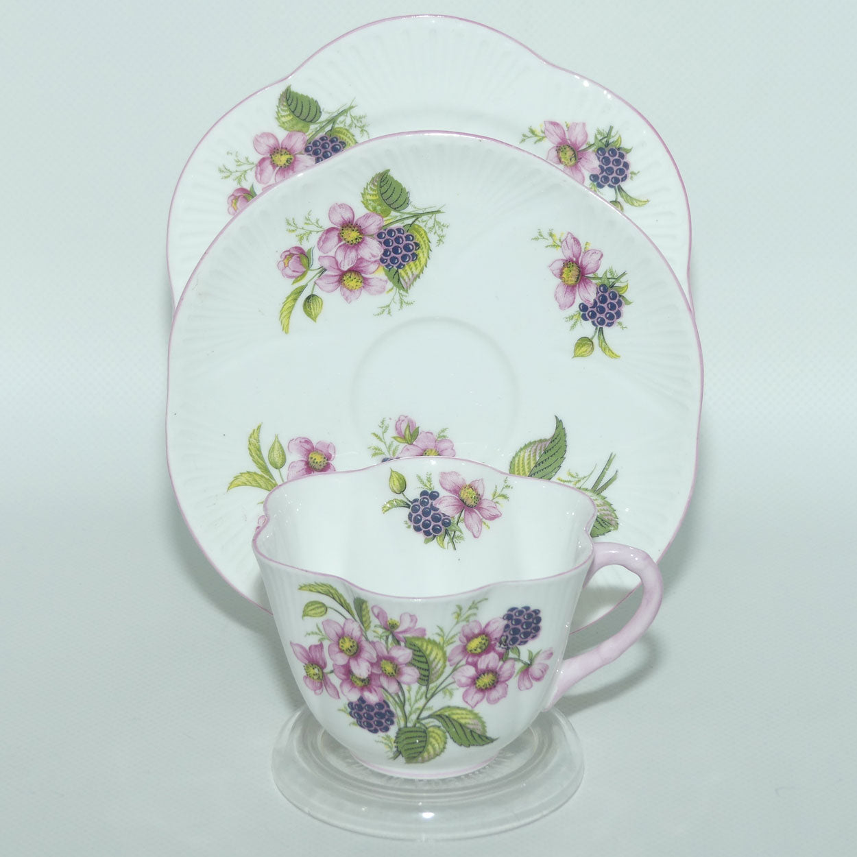 Shelley Dainty shape Ratauds Bramble trio | Pattern 2350