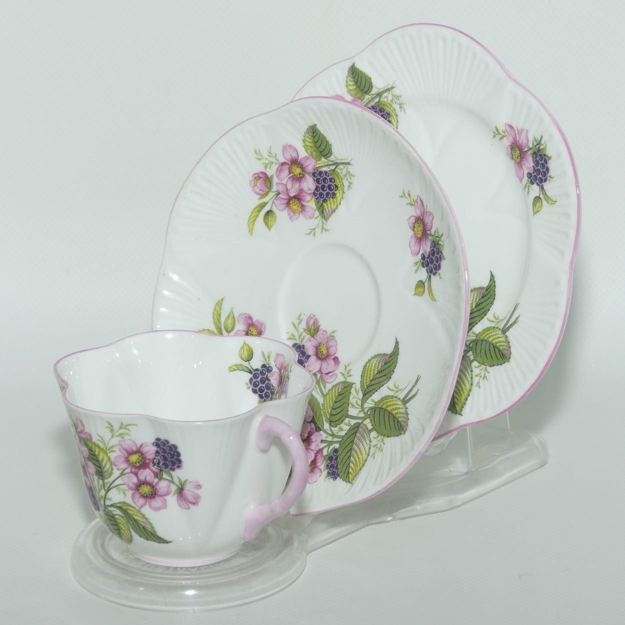 Shelley Dainty shape Ratauds Bramble trio | Pattern 2350