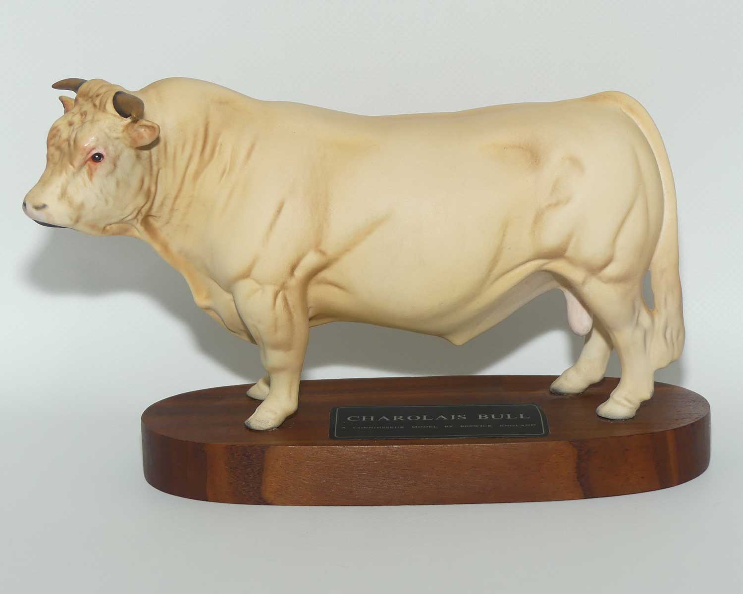 #A2463A Beswick Connoisseur Cattle | Charolais Bull on Wooden Plinth