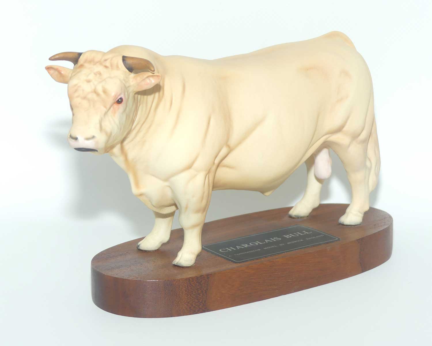 #A2463A Beswick Connoisseur Cattle | Charolais Bull on Wooden Plinth
