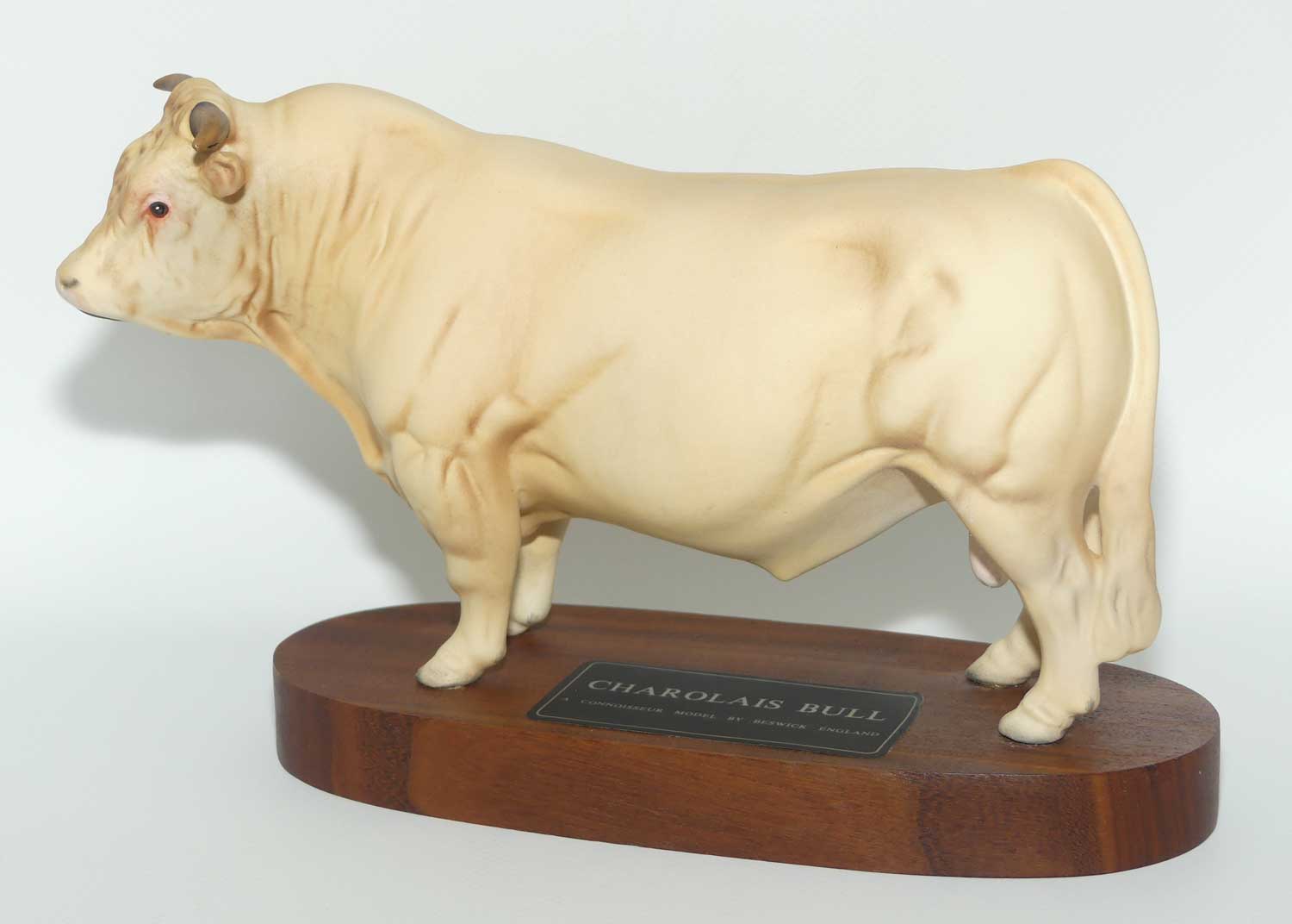 #A2463A Beswick Connoisseur Cattle | Charolais Bull on Wooden Plinth