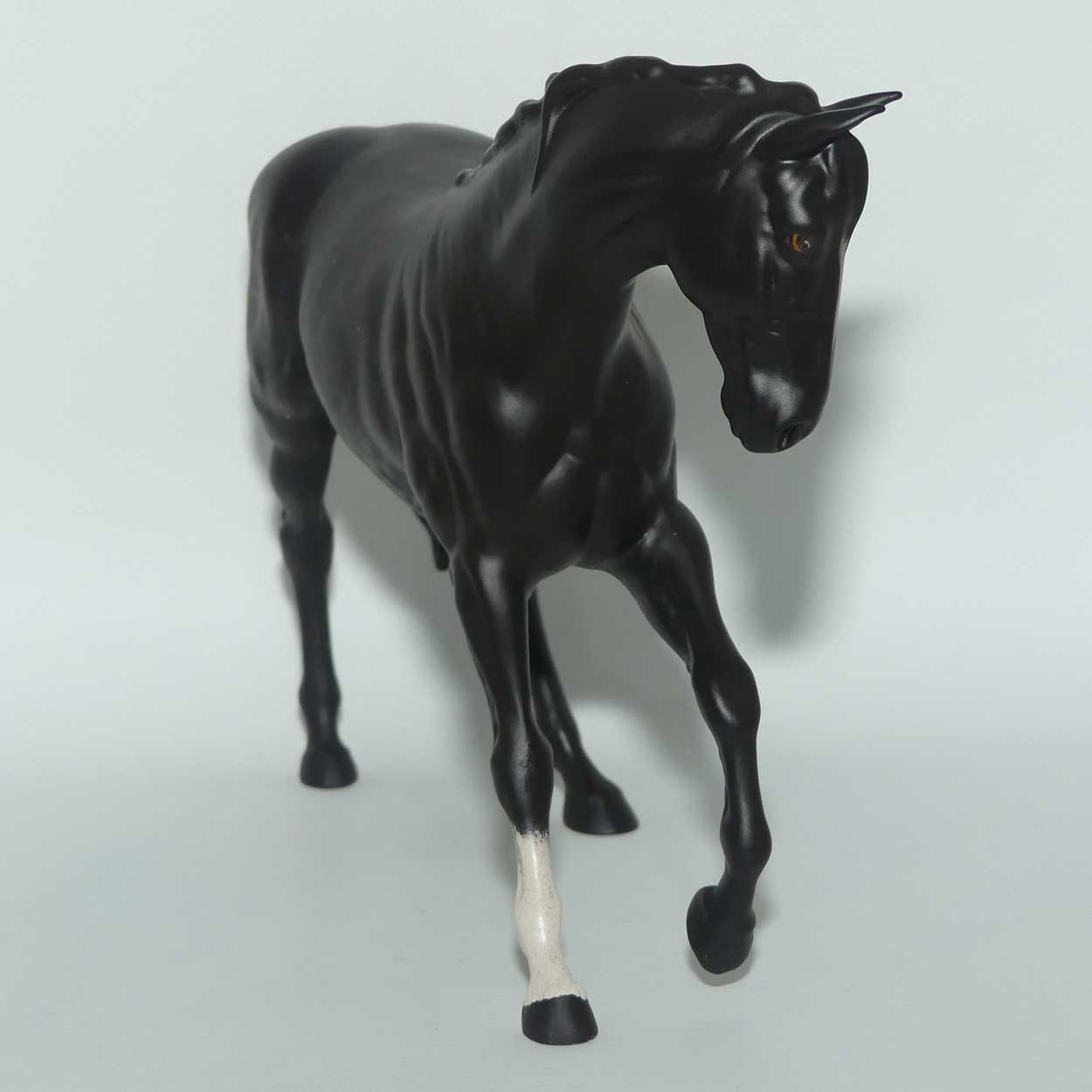 #2466 Beswick Black Beauty | Matt