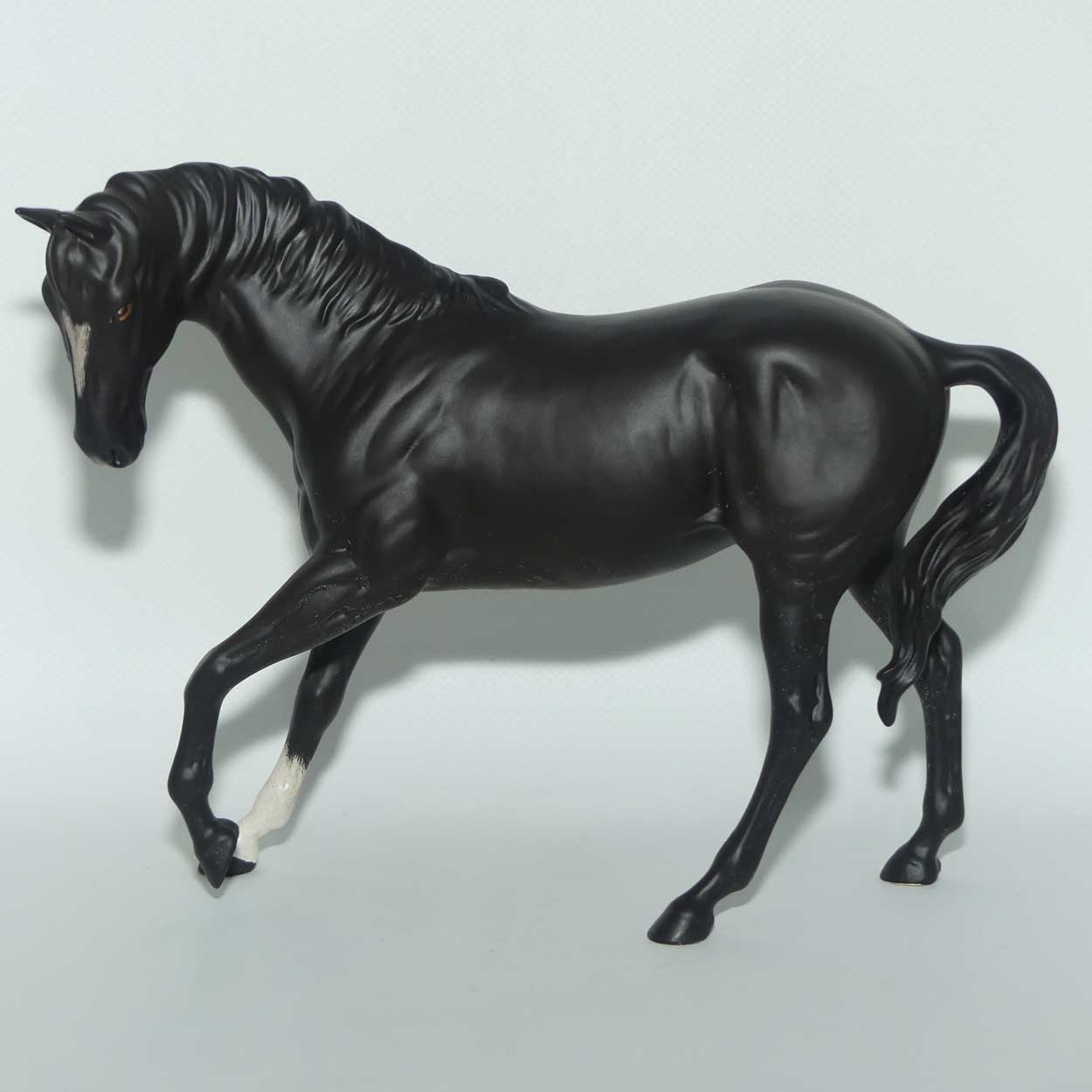 #2466 Beswick Black Beauty | Matt
