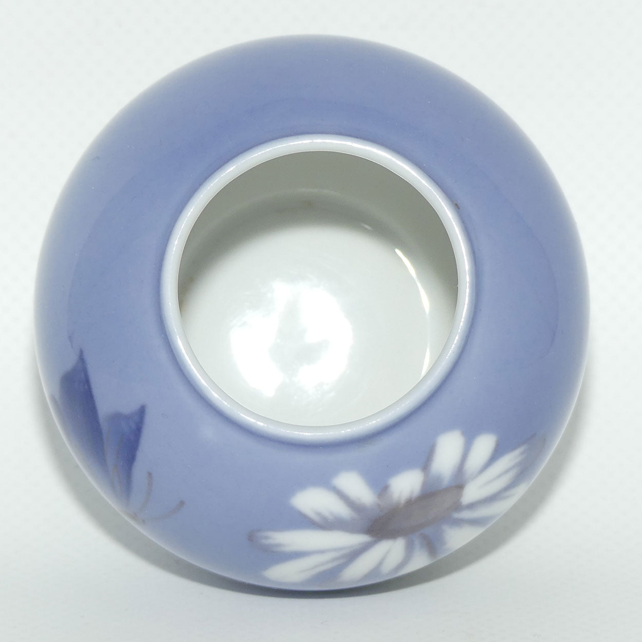 Royal Copenhagen vase | Butterfly and Daisy | #2688