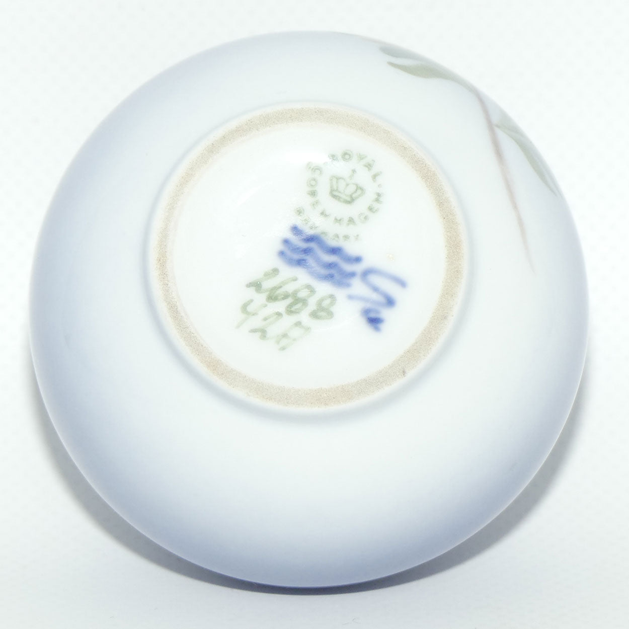 Royal Copenhagen vase | Butterfly and Daisy | #2688