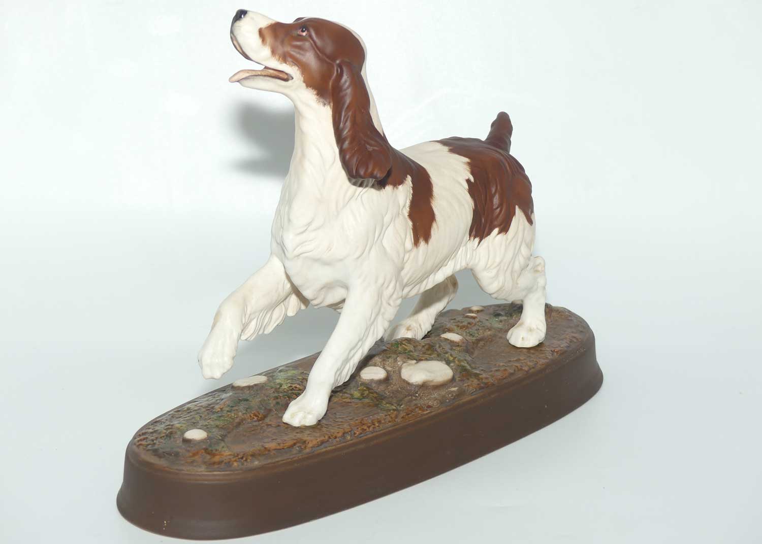 #2980 Beswick The Spaniel (Matt; Ceramic plinth)