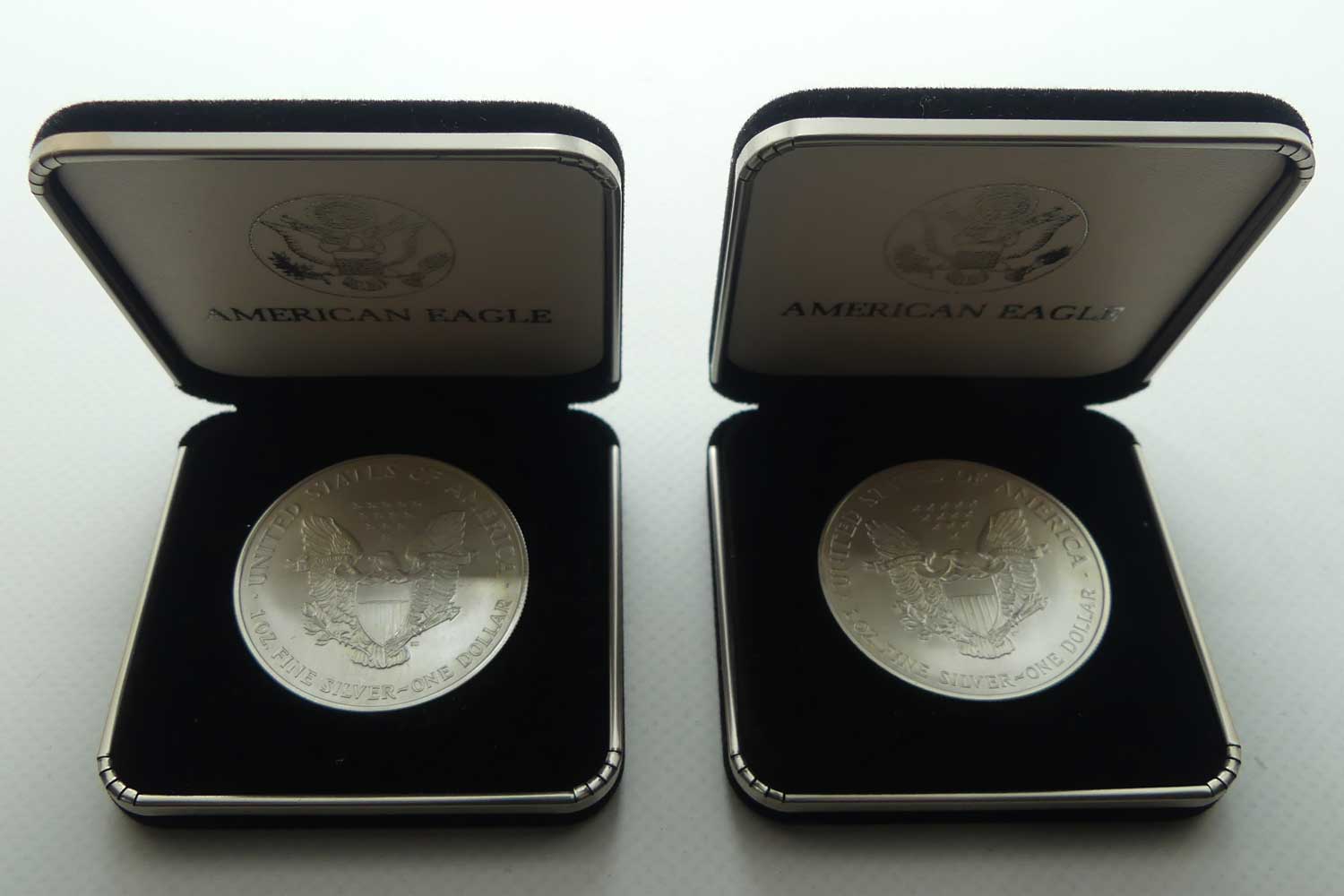 United States of America 2000 Silver Dollar | American Silver Eagle | 2 coins | 2 x 1 oz 999 Fine Silver | boxed