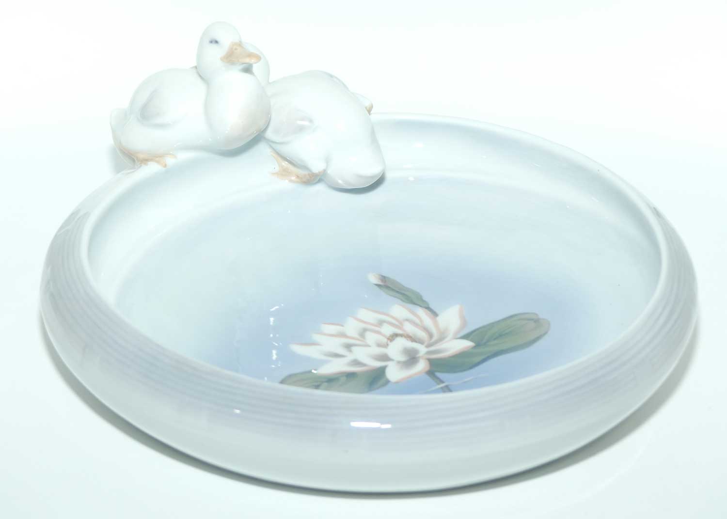 Royal Copenhagen float bowl with Duck Pond style | Pair of Ducks and Waterlily | #358