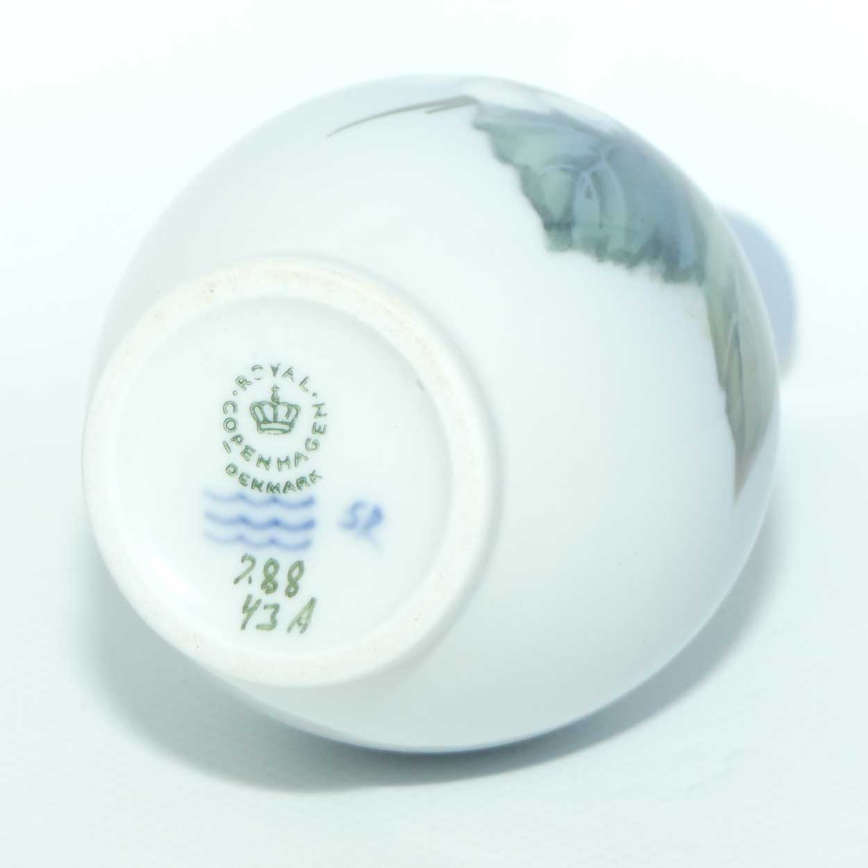 Royal Copenhagen bud vase | Flowers and Blackberries | #43A