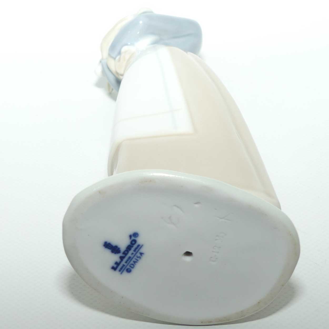 Lladro figure Young Girl with Lamb | #4505