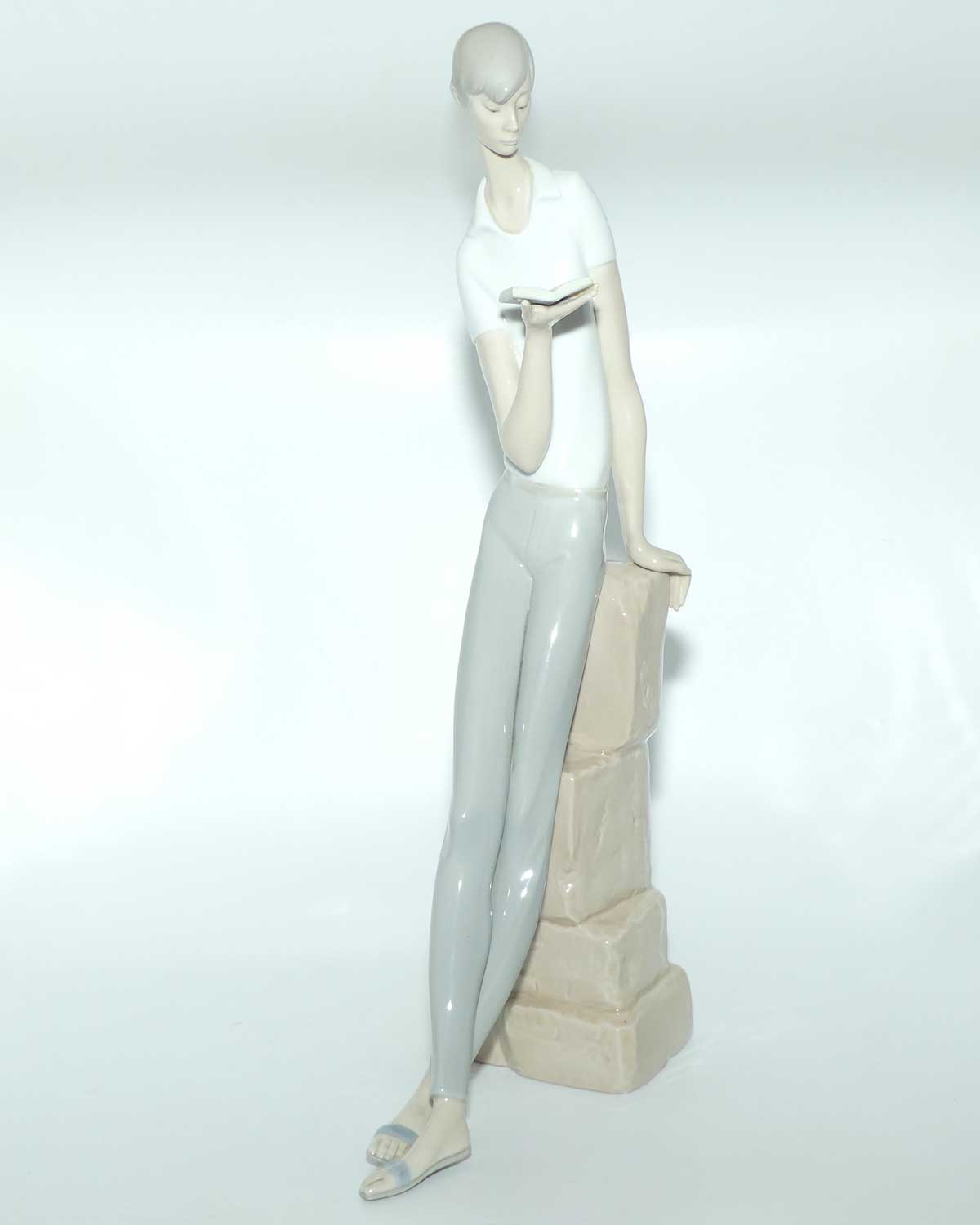 Lladro figure Boy Student | Gloss | #4517