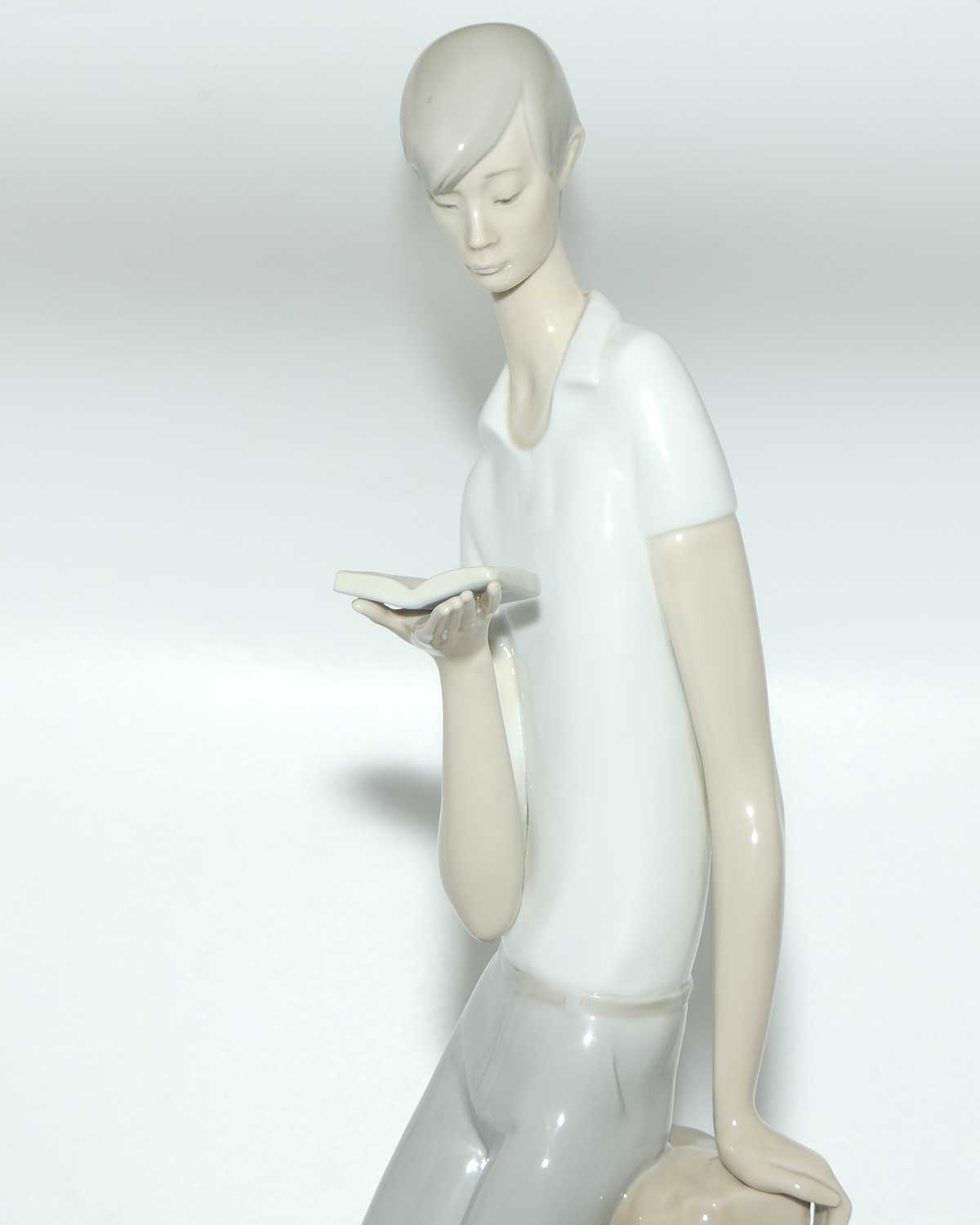 Lladro figure Boy Student | Gloss | #4517