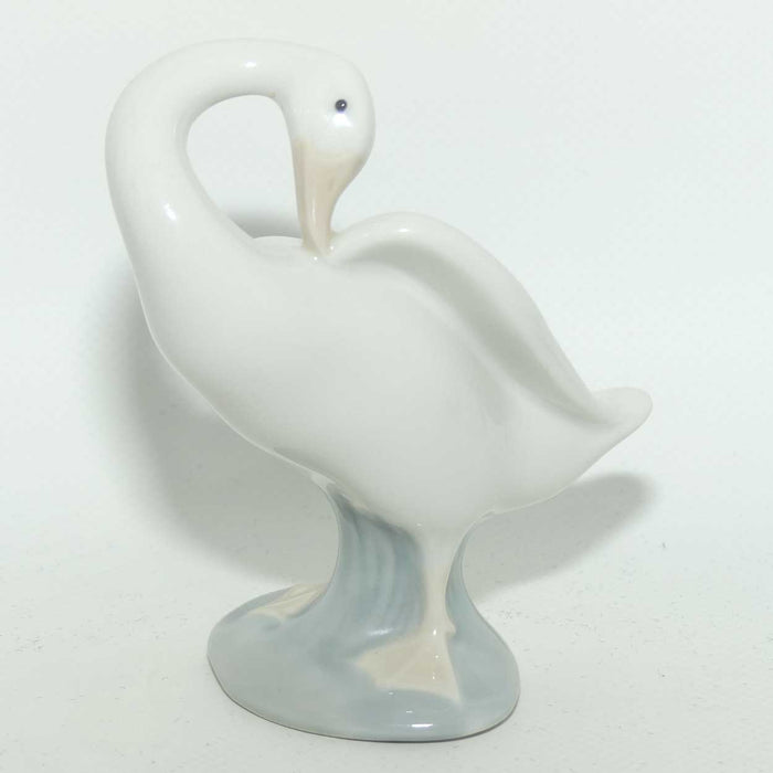 Lladro figure Little Duck #4553 | Beak in Wing | #1