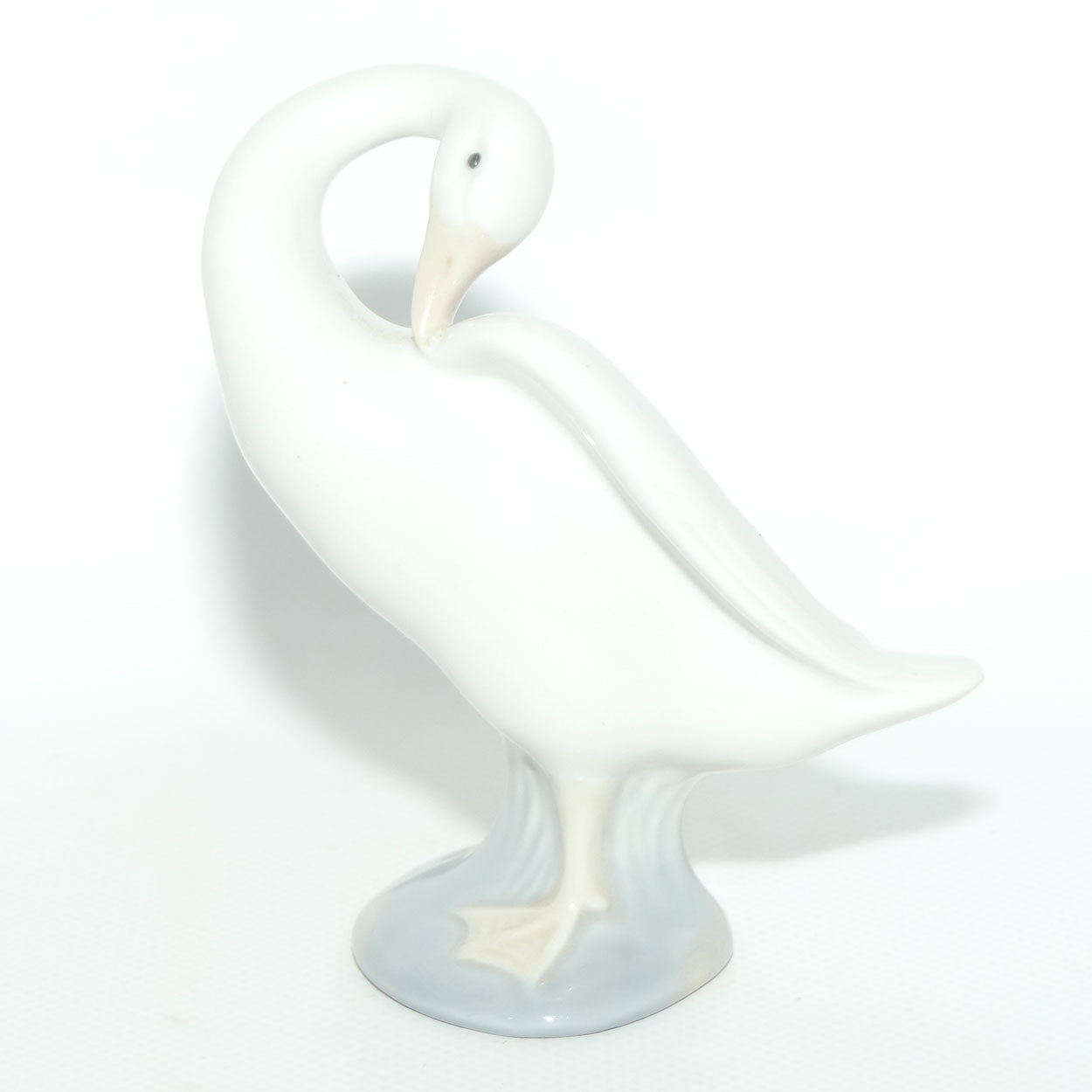 Lladro figure Little Duck #4553 | Beak in Wing | #1