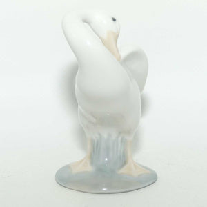 Lladro figure Little Duck #4553 | Beak in Wing | #2