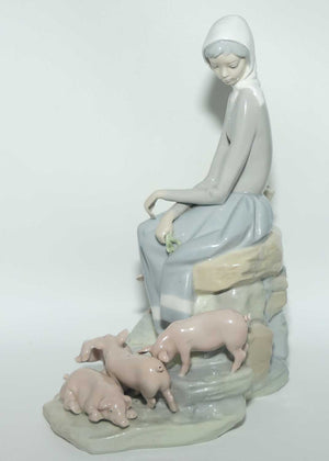 Lladro figure Girl with Piglets #4572