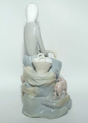 Lladro figure Girl with Piglets #4572