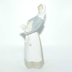 Lladro figure Girl with Lamb | Plain Apron #4584 | #1